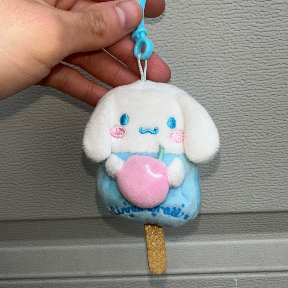 Sanrio Cinnamoroll keychain